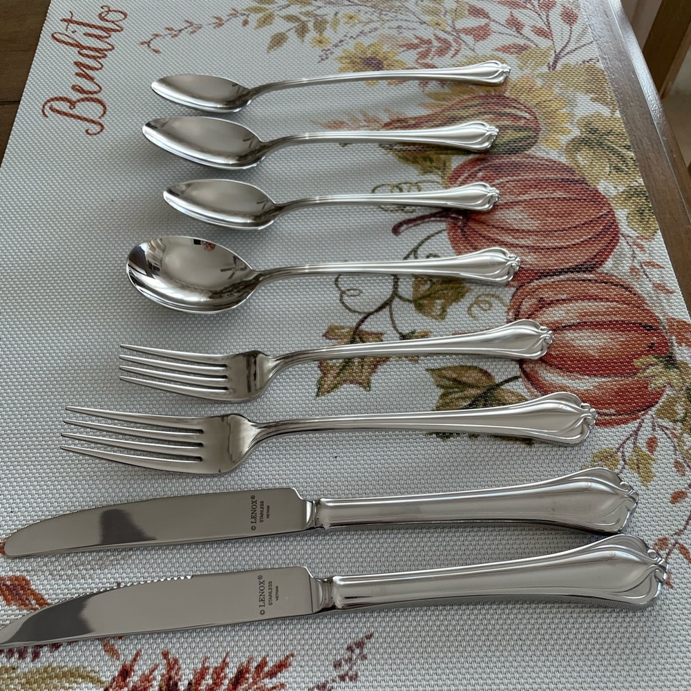 Lenox service for 6 Alcott stainless steel flatware